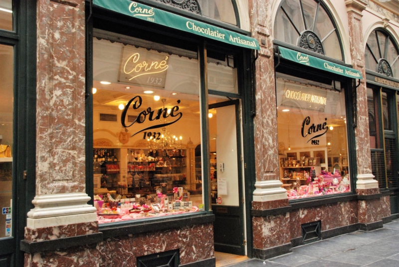 vitrine-GARS-min_chocolate_chocolaterie_shop_luxury_chic_gallery_brussels_belgium-558146